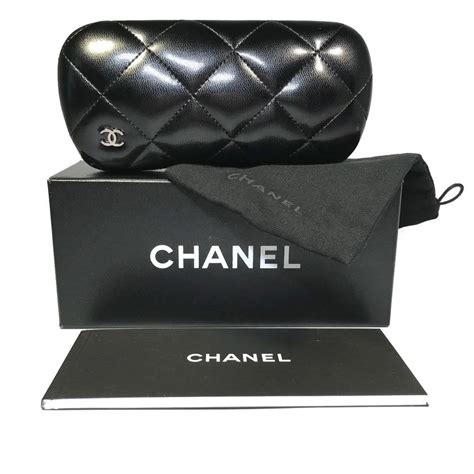 chanel pochette costo|Chanel eyeglass case and pouch.